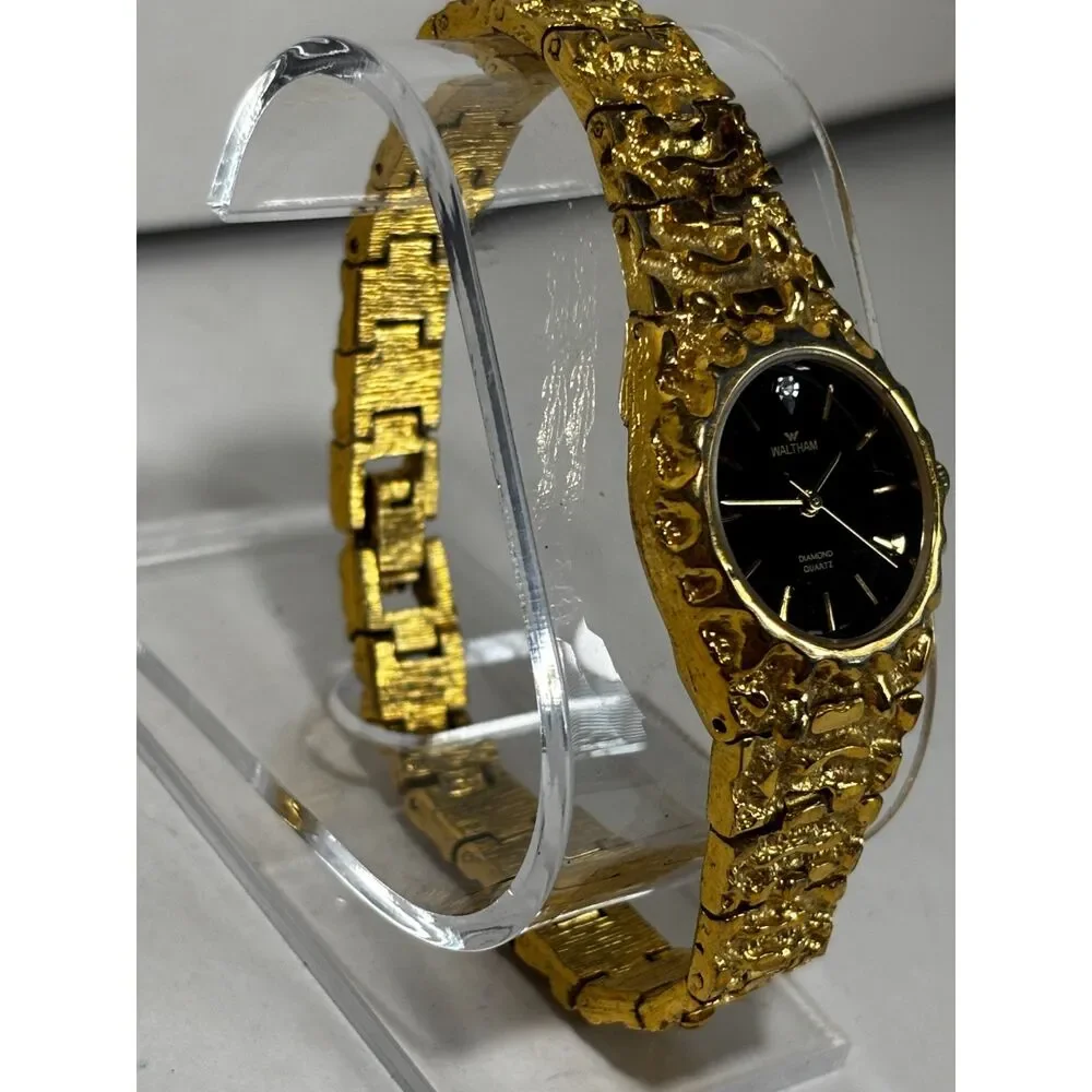 Vintage Waltham gold nugget type quartz women's watch, running